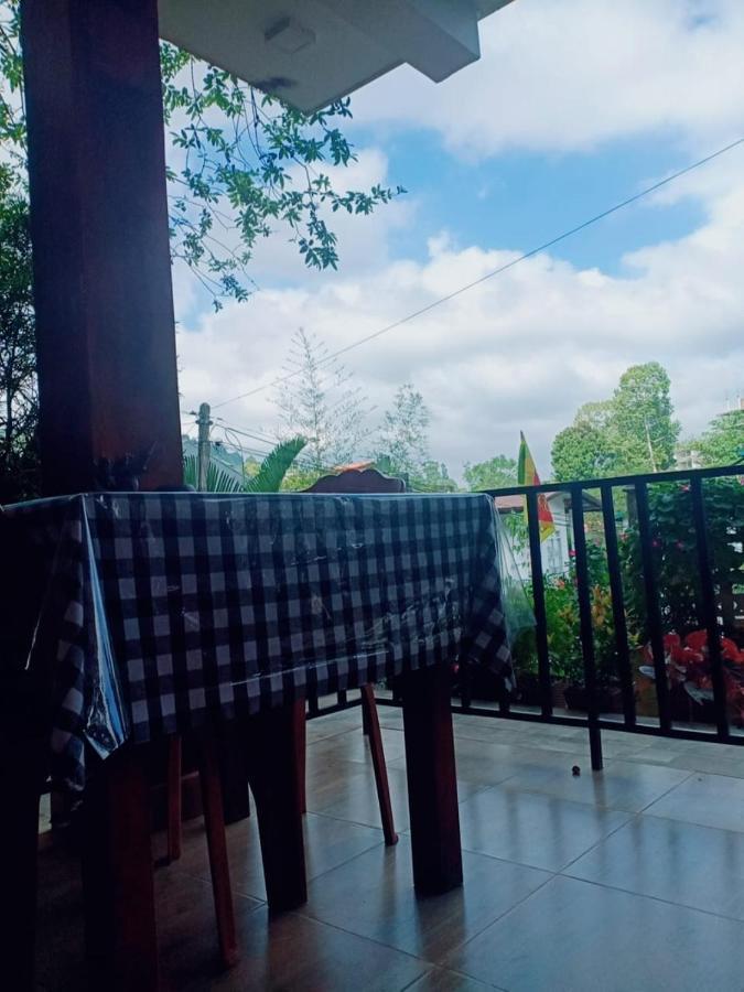 Maleesha Homestay Ella Bagian luar foto